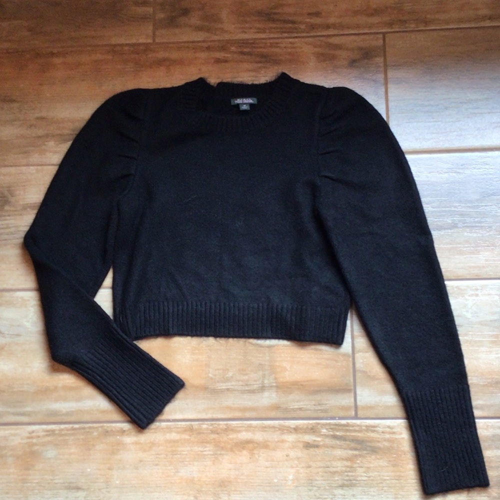 Wild Fabel Black Women's Cropped Crewneck Sweater